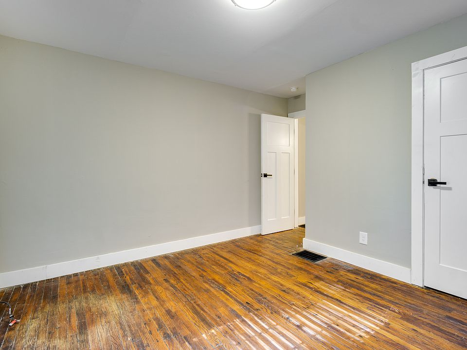 Bedroom #1