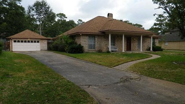 2nd image of 3818 Fernglade Dr