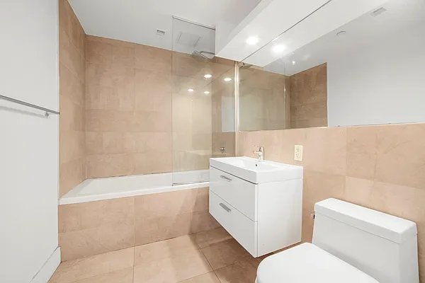 Rented by L Rose Realty (Brokerage) | media 29