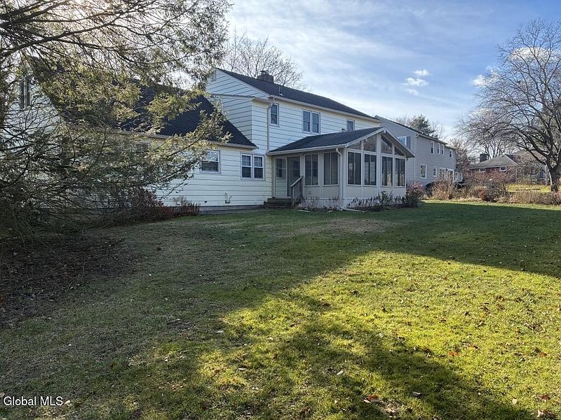 3rd image of 2135 Morrow Avenue