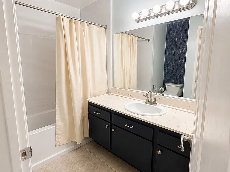 12830 Burbank Blvd #218 — Photo 6
