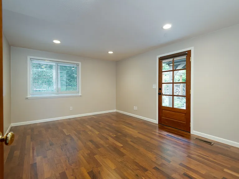 15931 SE 41st Pl — Photo 29