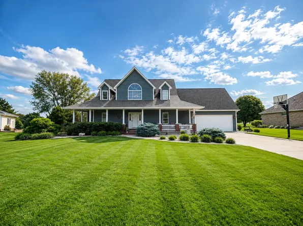 6669 Country Club Dr, Columbus, NE 68601