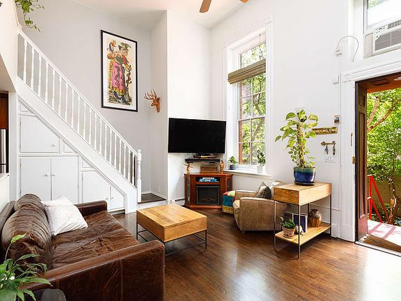 2nd image of 205 Warren St #203B