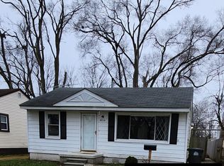 8014 Elm St, Taylor, MI 48180