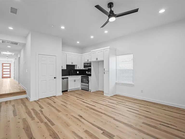 3412 Marshall St #A — Photo 5