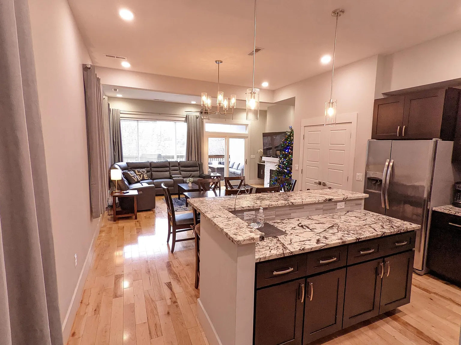 697 Ladd Ave — Photo 4