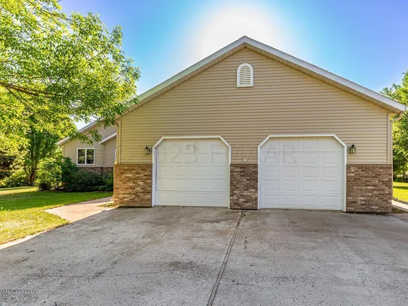 205 Broadway S, Buffalo, ND 58011