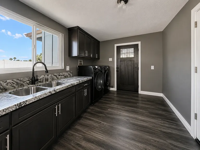 8201 E Whitton Ave — Photo 7