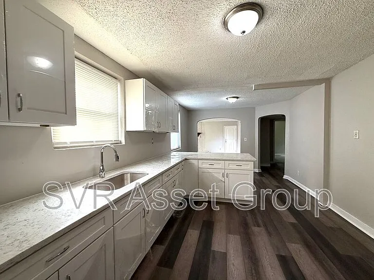 9073 11th Ave — Photo 8