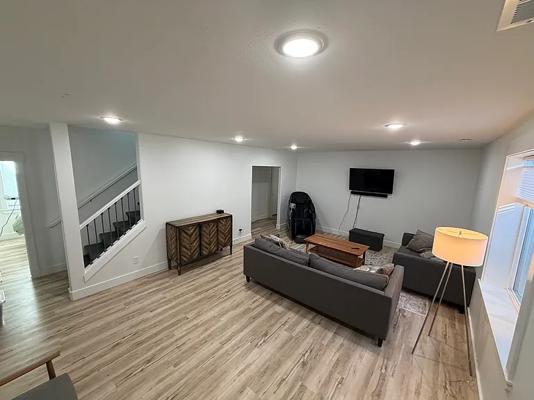 744 Wilshire Pl — Photo 7