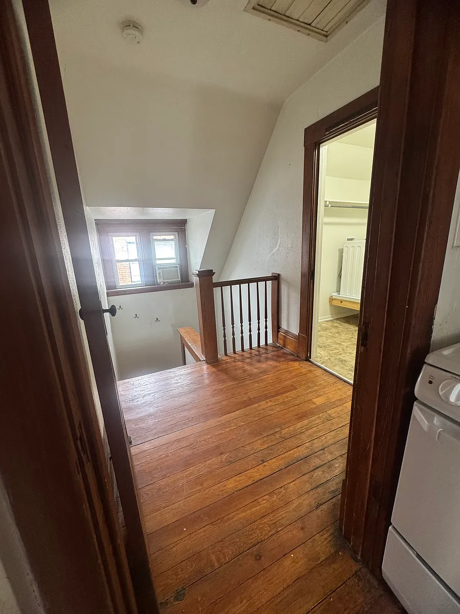 Building Photo - 3721 Summit St #3
