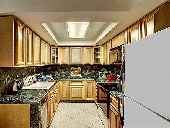 3rd image of 5700 NE 27th Ave