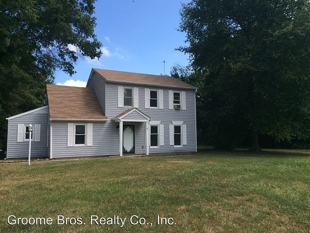1st image of 301 Cora Dr