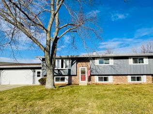 417 Columbia Dr, Columbia City, IN