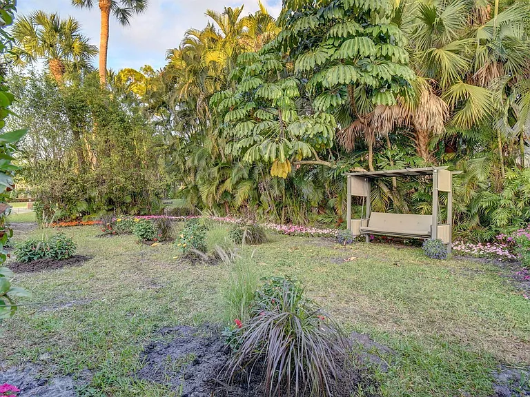 13302 Doubletree Cir — Photo 42