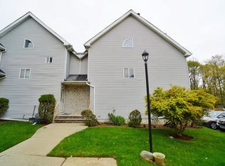 10 Fairlawn Loop, Staten Island, NY 10308