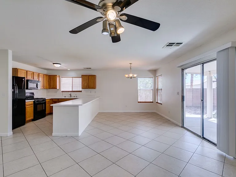 5025 Glittering Star Ct N — Photo 21