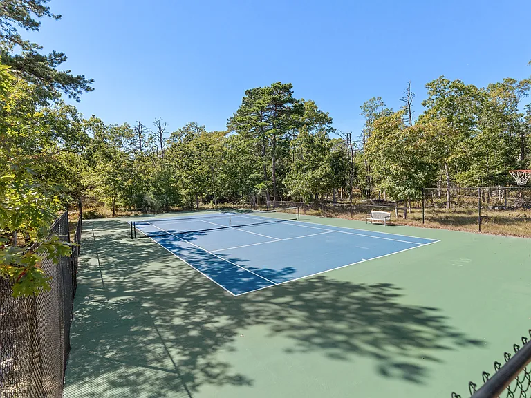 565 Wainscott Northwest Rd — Photo 20