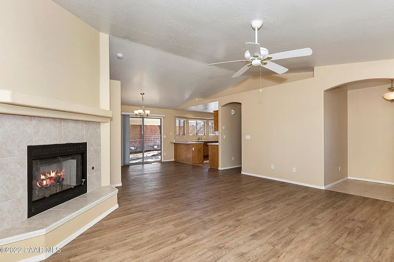 3 bed, 1522 sqft, $2,325 — Photo 3