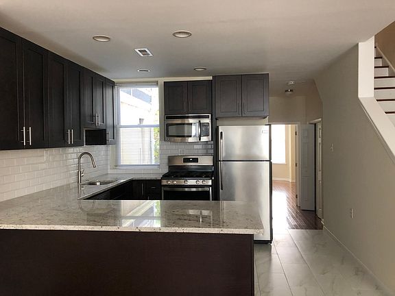 3rd image of 2215 Saint Albans St #2