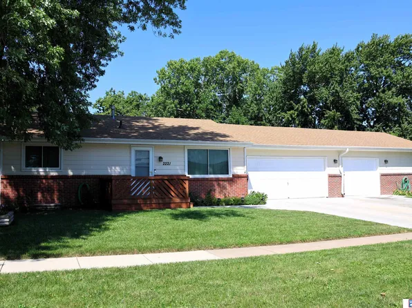2221 SW 12th St, Lincoln, NE 68522