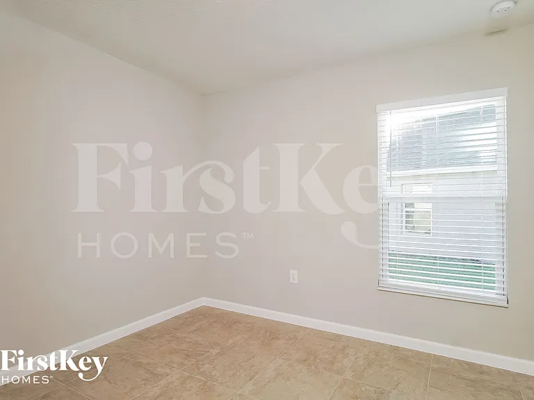 349 S Haven Ct — Photo 11