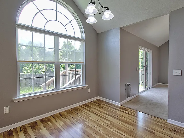 403 Banks St — Photo 7