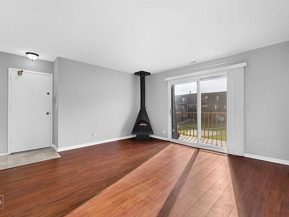 4th image of 717 Killarney Ct APT 2C