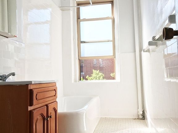 5th image of 3900 Greystone Ave APT 43D