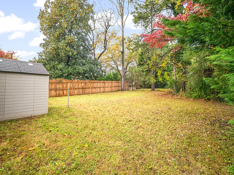 514 Highland Ave — Photo 31