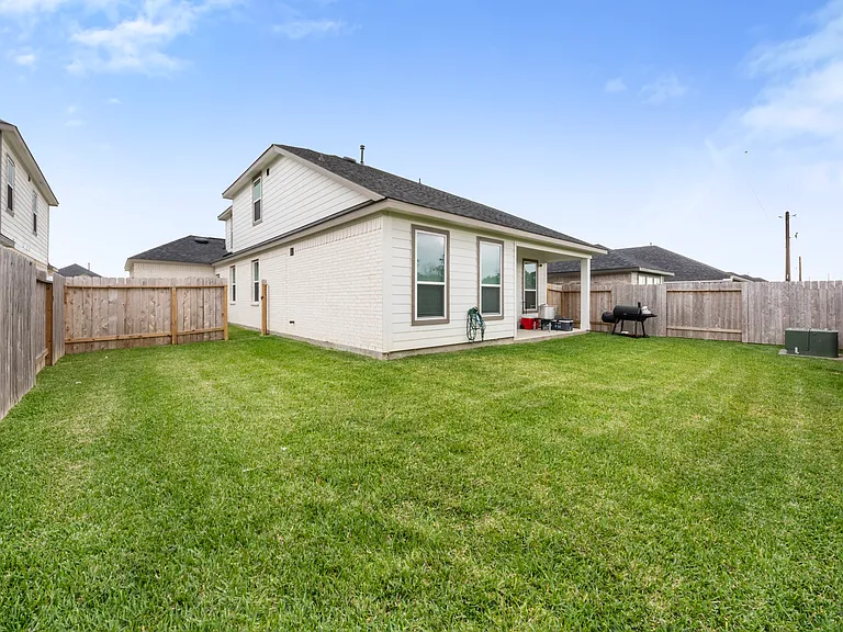 3303 Falling Brook Dr — Photo 19