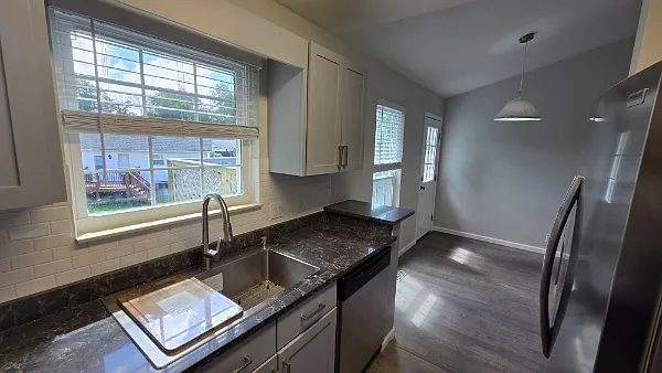 106 Newcastle Ct — Photo 7