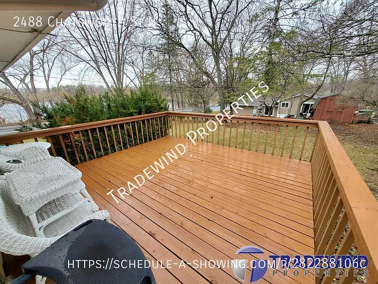 2488 Chatsworth St N — Photo 14
