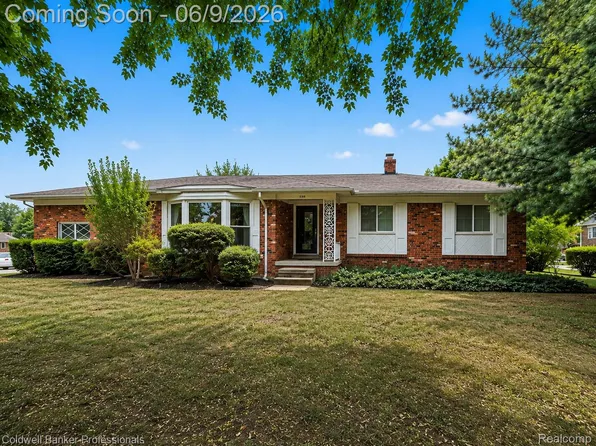 53238 Saturn Dr, Shelby Township, MI 48316