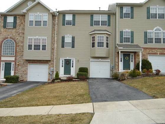 1st image of 16907 Roosevelt Ln