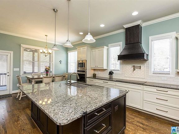 4th image of 1009 Ashworth Dr