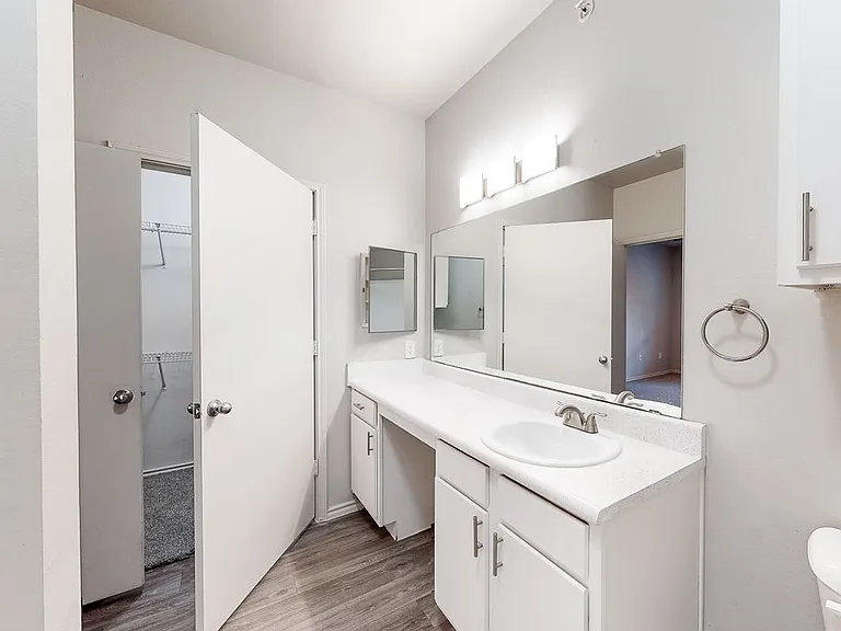 Sereno Park Apartments — Photo 102