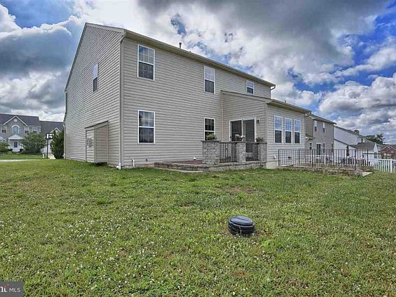 3rd image of 17350 Russett Farm Dr