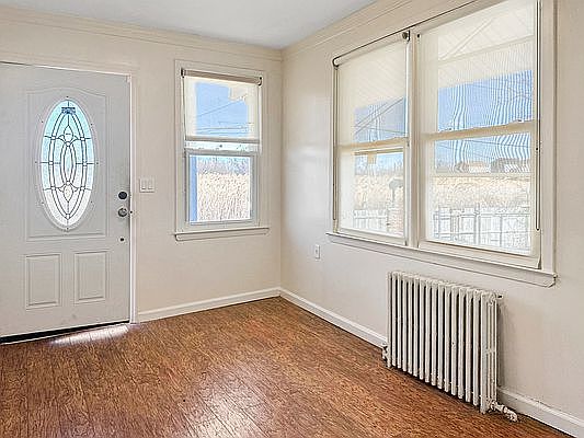 4th image of 142 McLaughlin St Floor 2