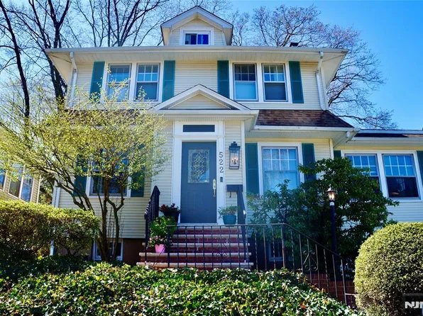 522 Oritani Pl, Teaneck, NJ 07666
