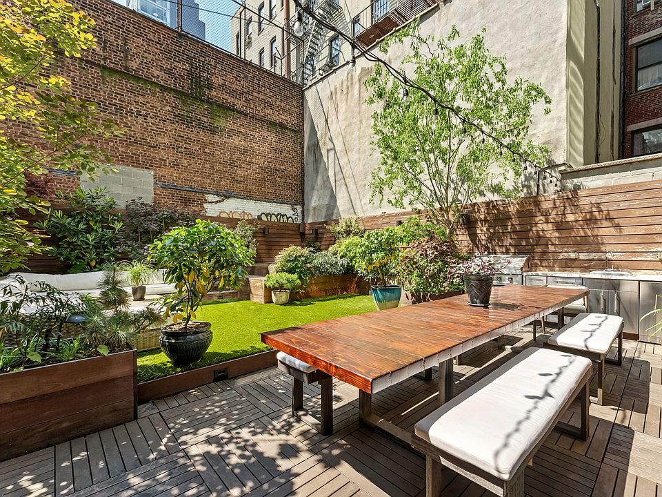 1st image of 115 Norfolk St APT 102