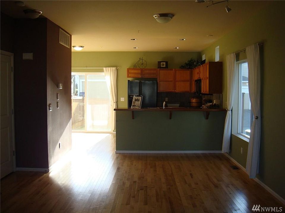 2nd image of 2478 NE Iverson Ln