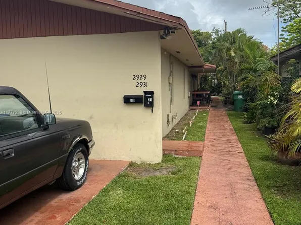 2929 NW 22nd Ct, Miami, FL 33142