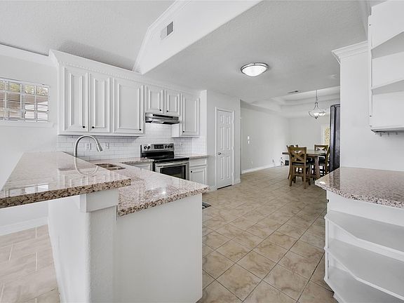 5th image of 4943 Gammage St