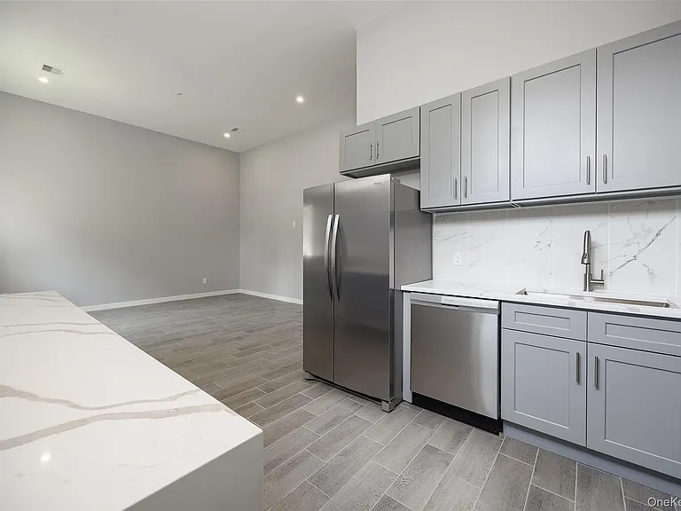 126 Innis Ave #2-1 — Photo 4