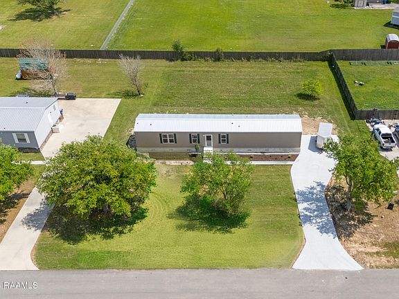 3rd image of 218 Oak Manor Rd