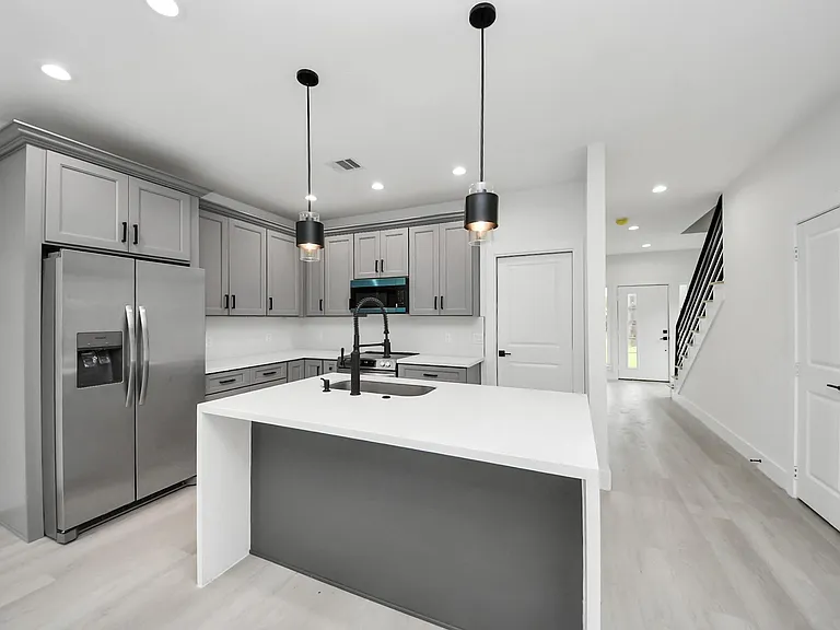 8218 Lawler St #B — Photo 16
