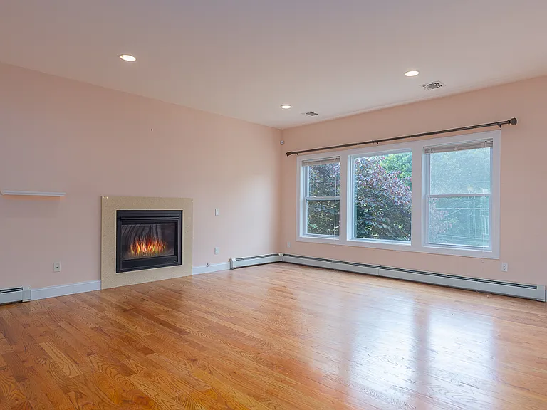 69 Heights Rd — Photo 10