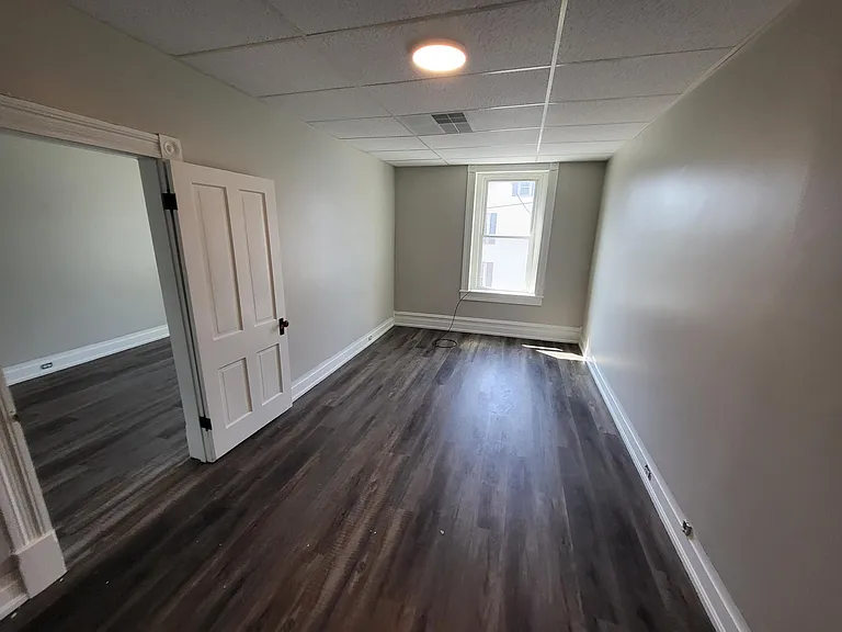201 E Market St #2R — Photo 7